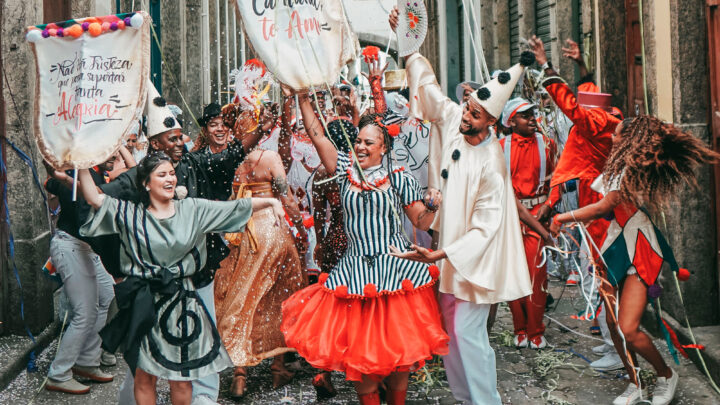 Viradouro: clipe de samba-enredo empolga e emociona componentes