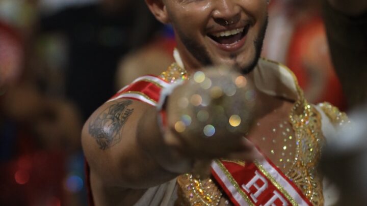 Em noite de samba, Junior Marinho é coroado rei de bateria da União de Maricá