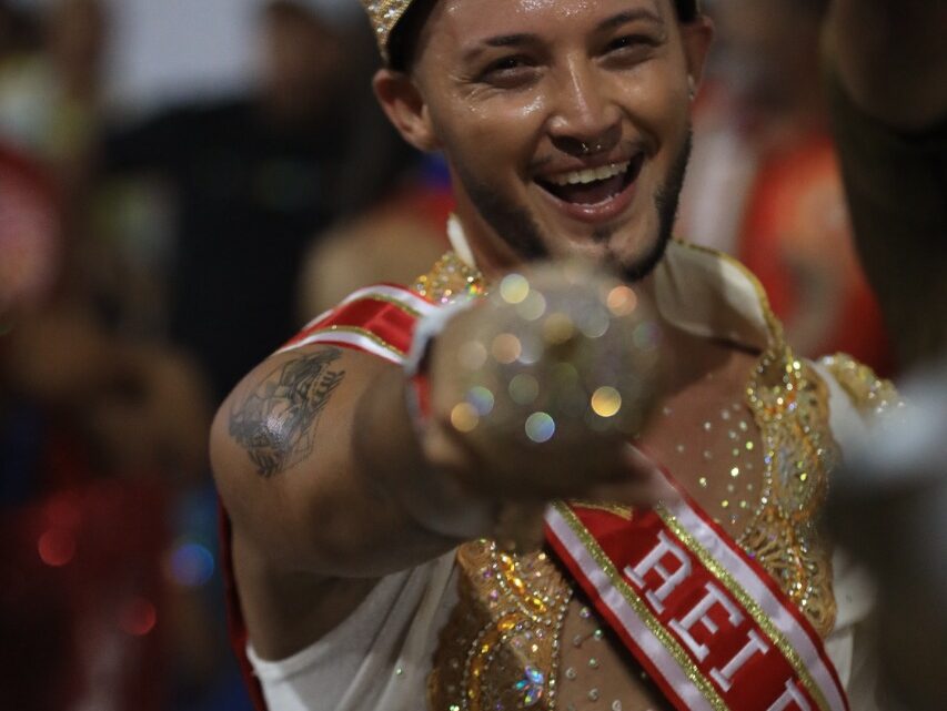 Em noite de samba, Junior Marinho é coroado rei de bateria da União de Maricá