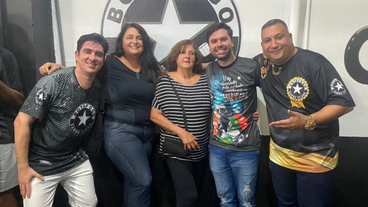 Familiares de João Saldanha conhecem a nova quadra da Botafogo Samba Clube