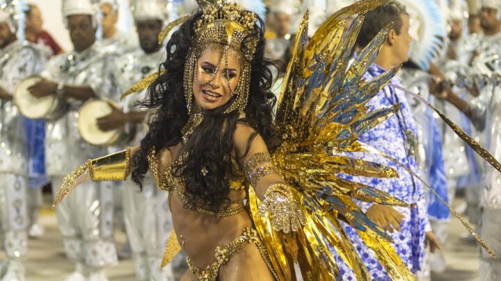 Beija-Flor abre inscrições para rainha de bateria neste sábado