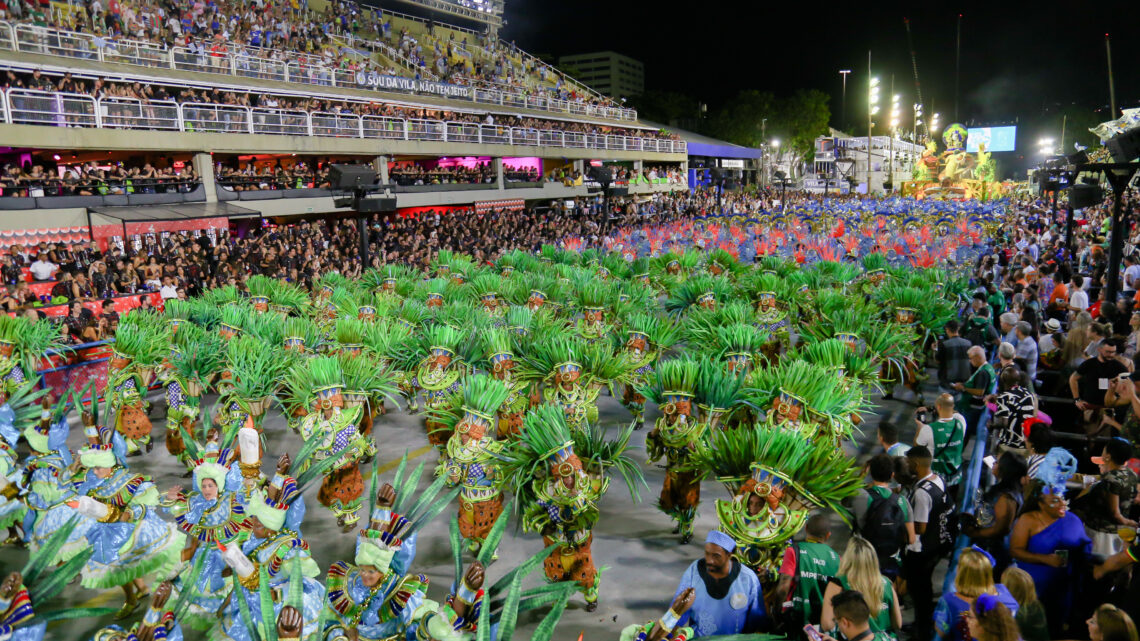 Vila Isabel abre inscrições gratuitas para desfile em 2023 e lança ‘clube’ de apaixonados