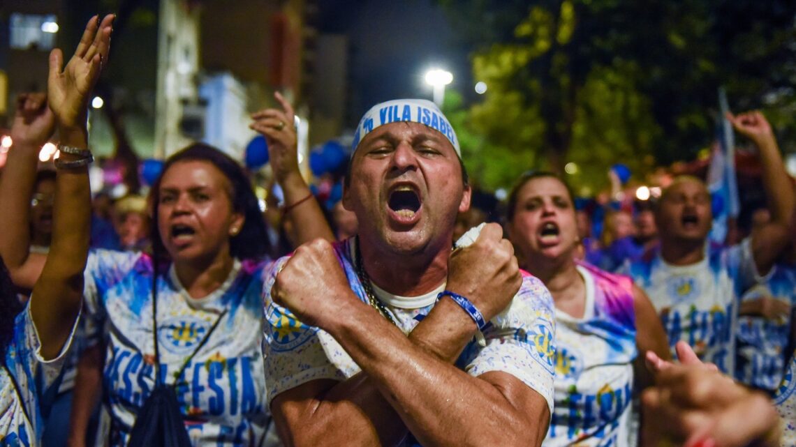 Vila Isabel sacode o Boulevard 28 de Setembro no primeiro ensaio de rua da temporada