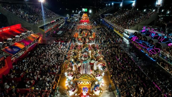 Venda de ingressos de arquibancadas e cadeiras para o Rio Carnaval 2024 começa nesta quinta-feira