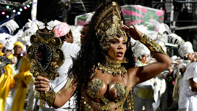 Evelyn Bastos Exalta a mulher negra no carnaval