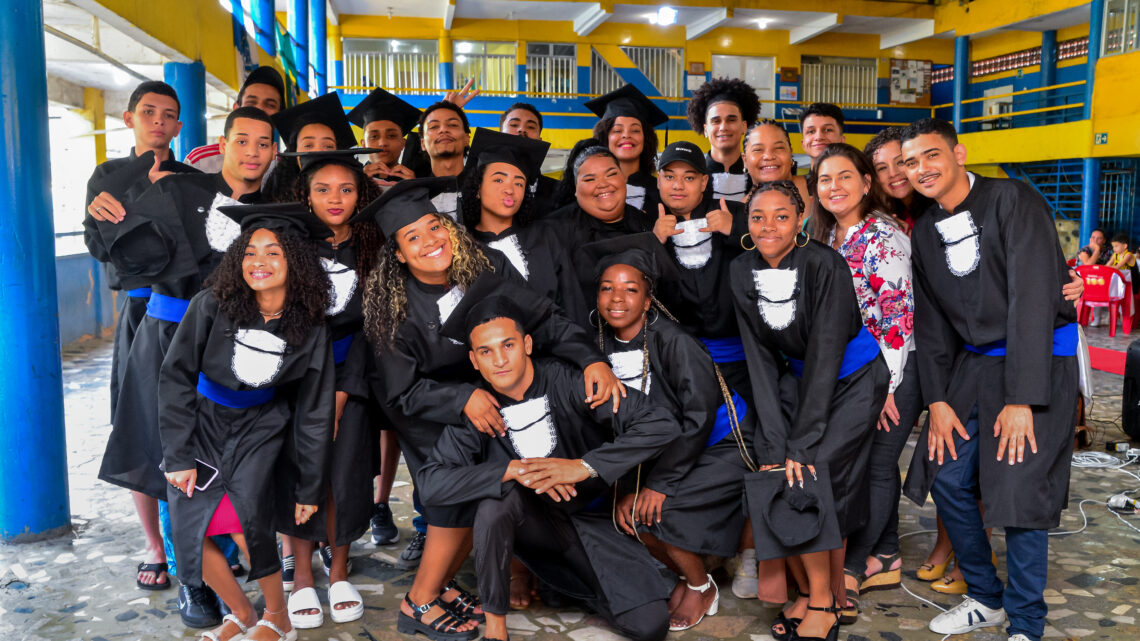 Instituto de Cidadania Unidos da Tijuca gradua 20 jovens no Programa Jovens Construtores