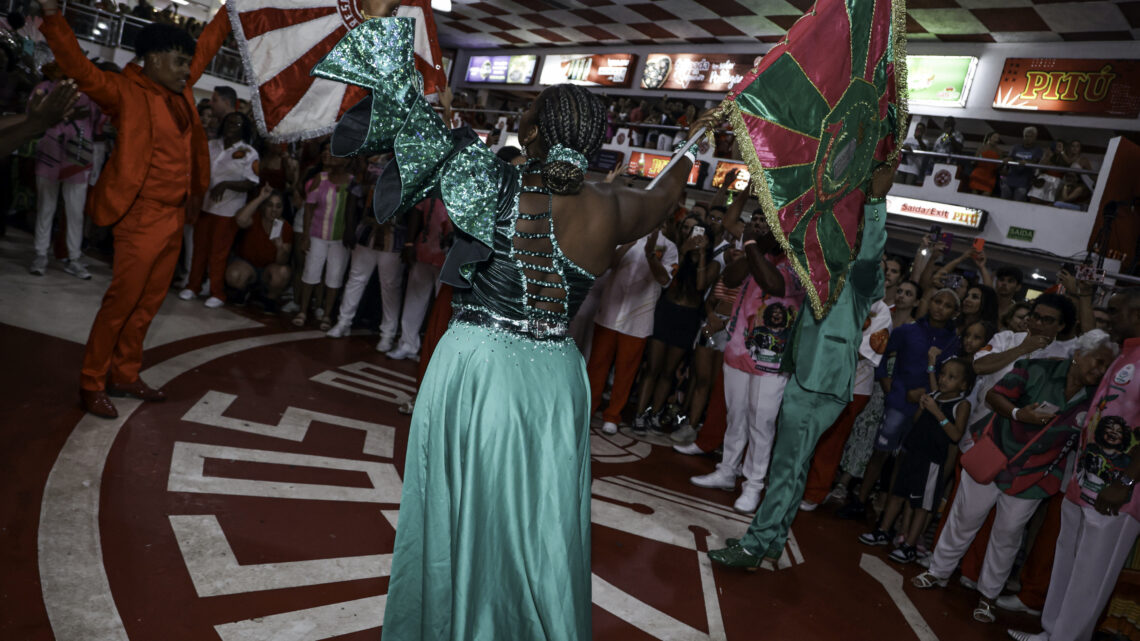 Salgueiro Convida: Mangueira promete noite de muito samba, história e tradição neste sábado