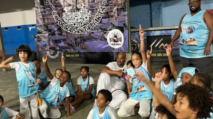 “Lendo, Sambando e Brincando” promove encontro cultural na quadra do Santa Marta neste sábado