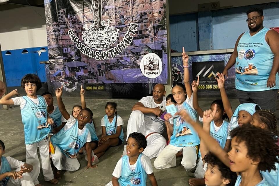“Lendo, Sambando e Brincando” promove encontro cultural na quadra do Santa Marta neste sábado “Lendo, Sambando e Brincando” promove encontro cultural na quadra do Santa Marta neste sábado