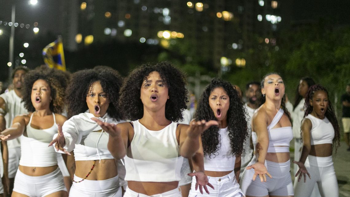 Unidos da Tijuca promove último ensaio de rua do ano nesta quinta-feira