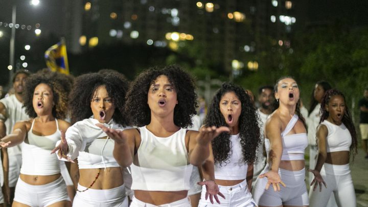 Unidos da Tijuca promove último ensaio de rua do ano nesta quinta-feira