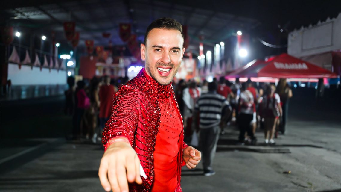 Muso da escola, Renny Delmodes exalta importância de Leci Brandão, enredo da Unidos de Bangu